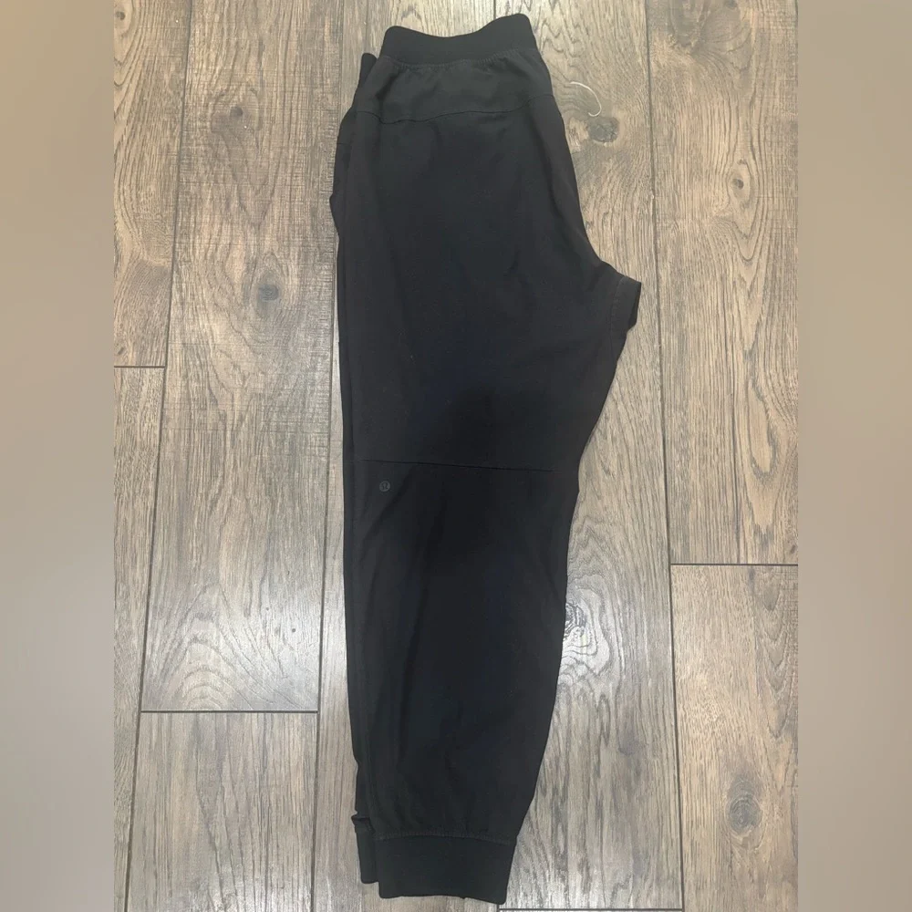 lululemon athletica Black ABC XL Joggers. 28 inseam. - Picture 4 of 5
